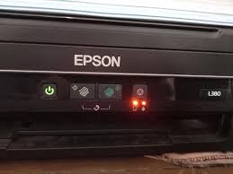 Luces de error parpadeando en impresora Epson L380